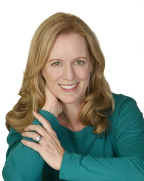 File:Professional headshot 006-2-.jpg