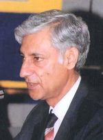 Dr naveed.jpg